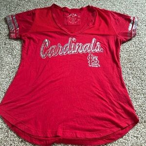Women’s cardinals top.